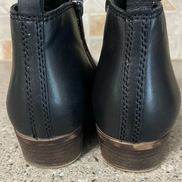Lucky Brand Women’s Basel Leather Black Bootie in Size 10W - Picture 10 of 10